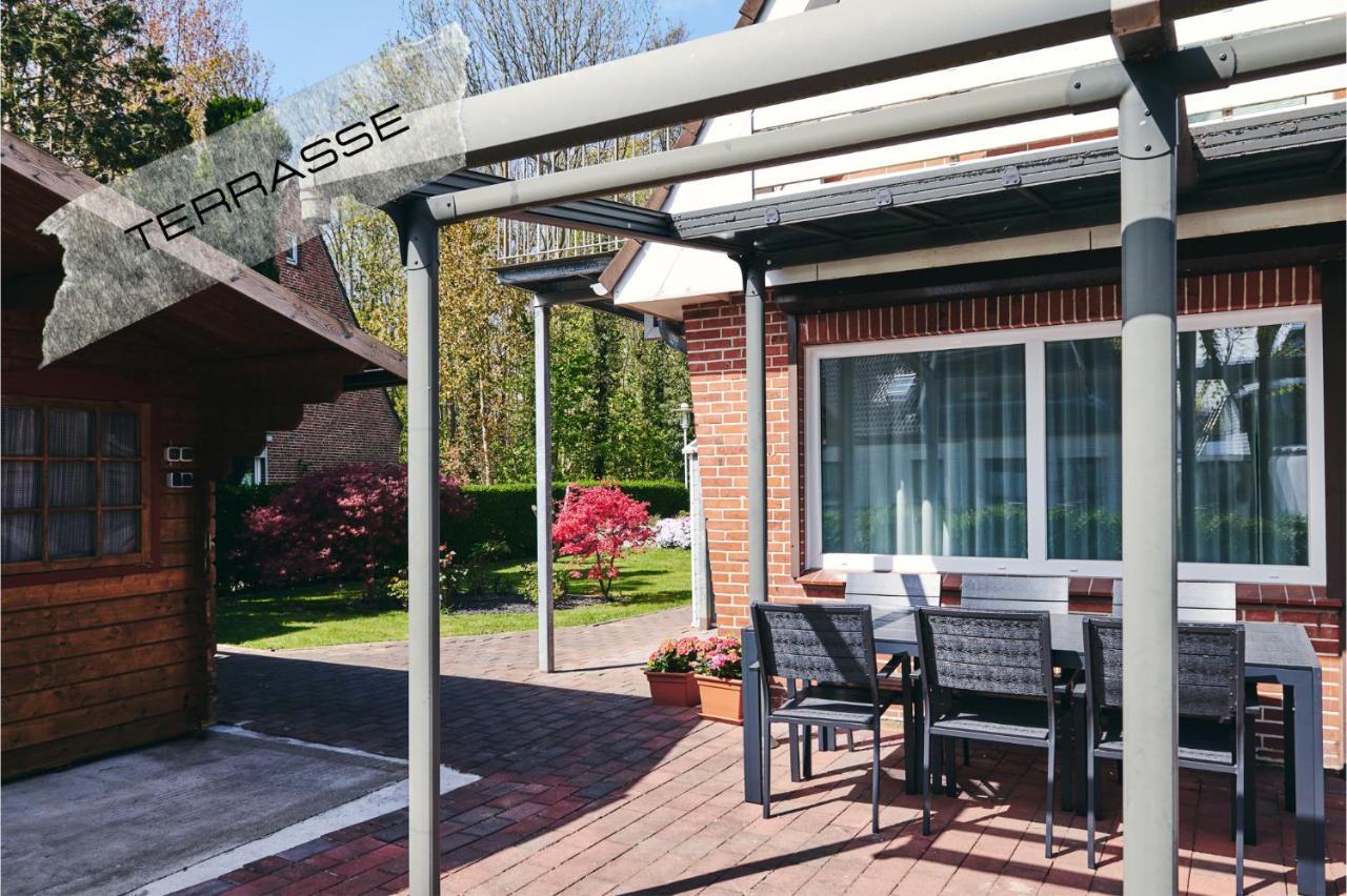 Grosszuegige Ferienwohnung Mit Terrasse Бюзум Экстерьер фото