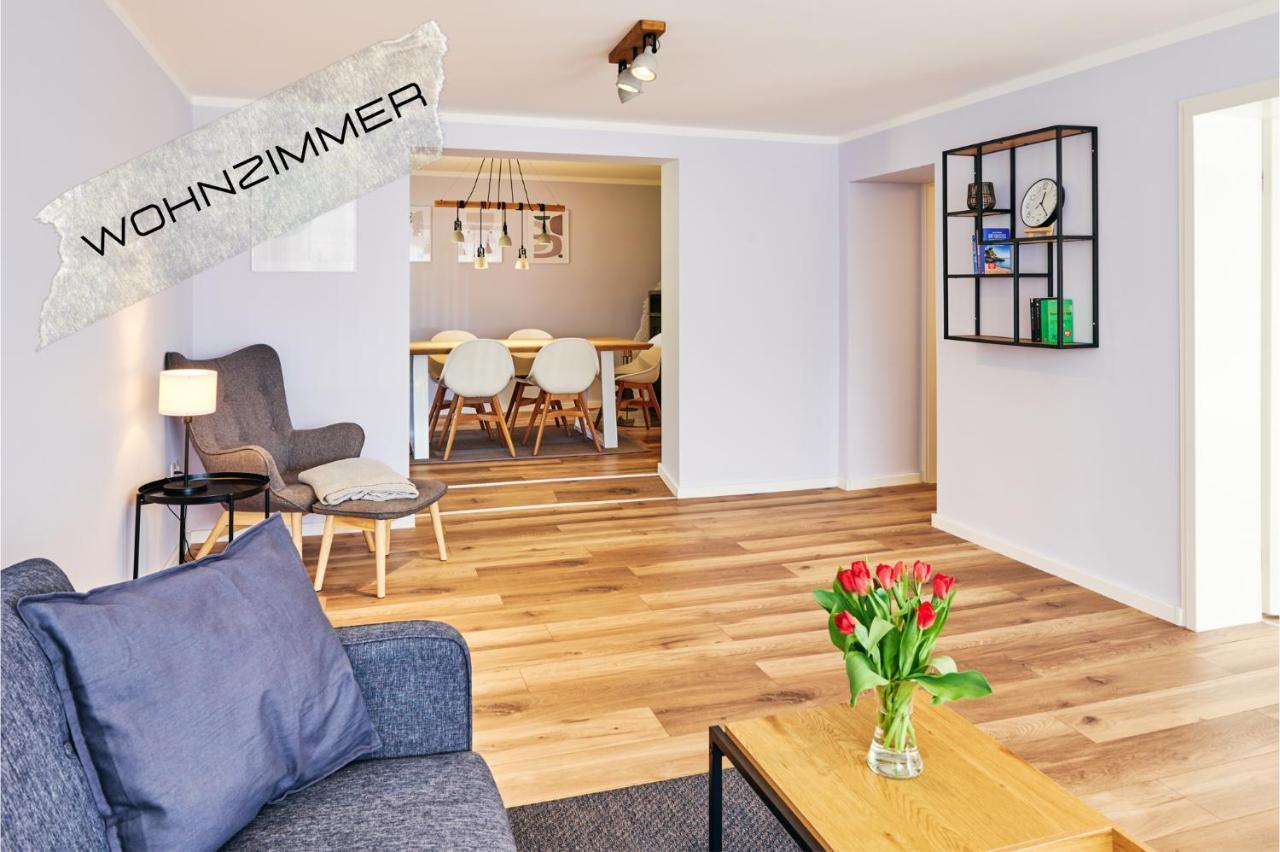 Grosszuegige Ferienwohnung Mit Terrasse Бюзум Экстерьер фото